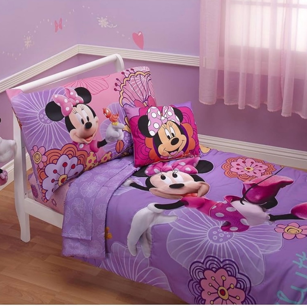 Minnie Mouse Crib Bedding Set
